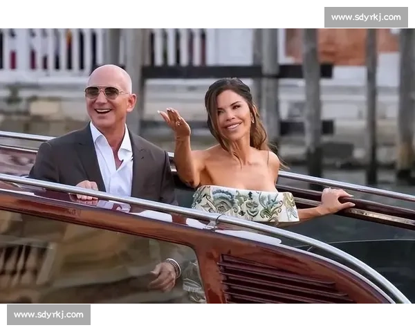 悉尼妹恢复单身引英超豪门球星集体追捧，坦言现阶段专注事业