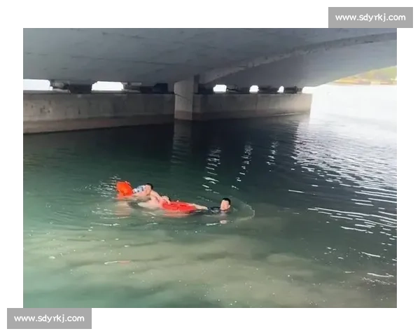 8 分钟生死救援！张家口交警休假时勇救溺水者