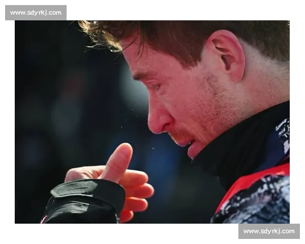 泪洒首尔！孙兴慜告别战全场致敬，父亲含泪见证传奇谢幕