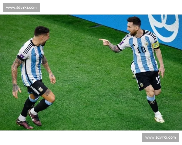阿根廷vs荷兰直播焦点战全程直击世界杯巅峰对决精彩瞬间回放